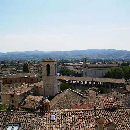 In With Pool & Garden Nyaraló